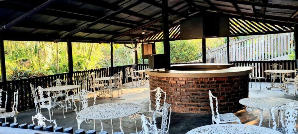 Chakas Rock Chalet 45 photo 6